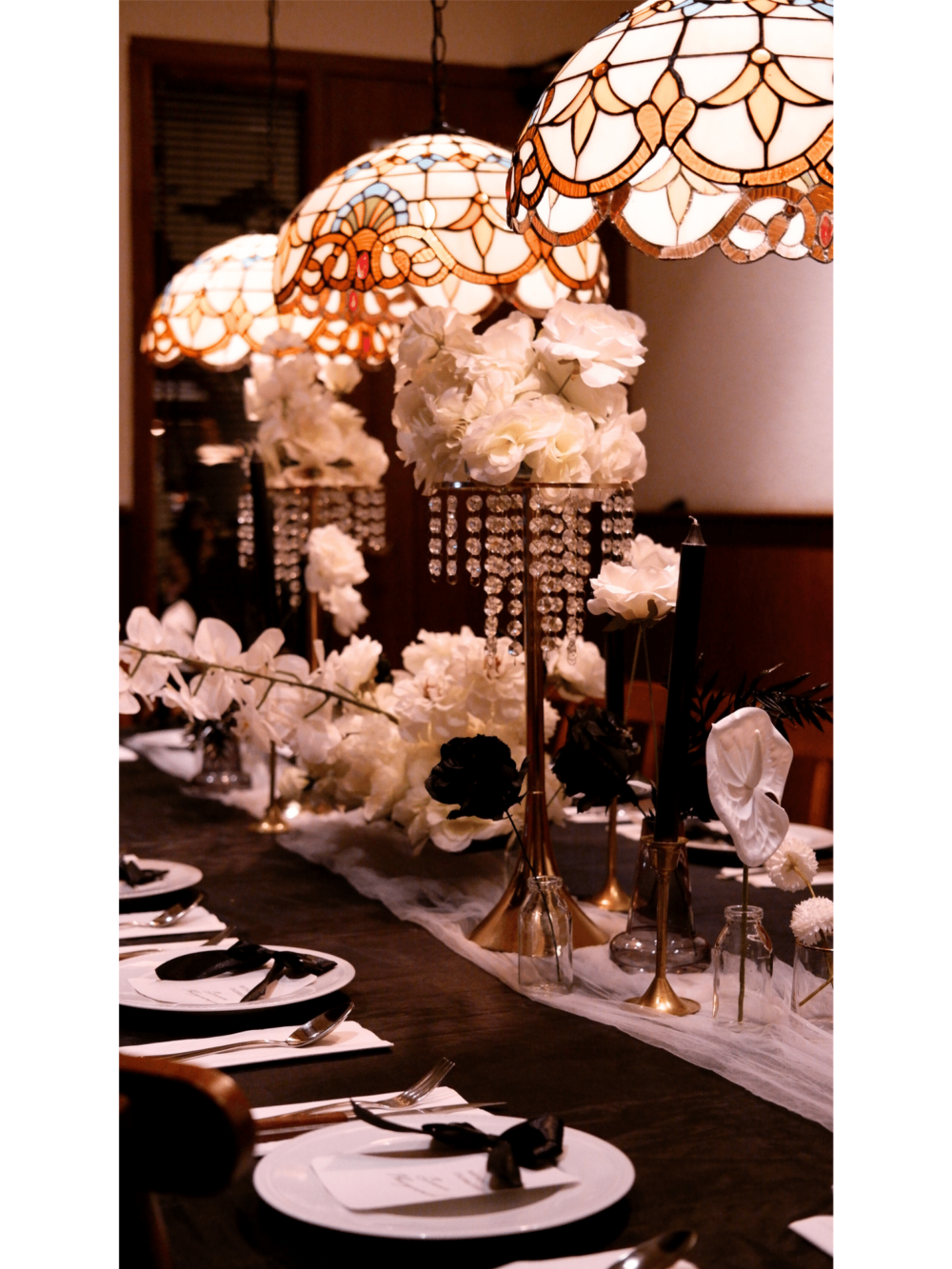 Table Decoration in black theme