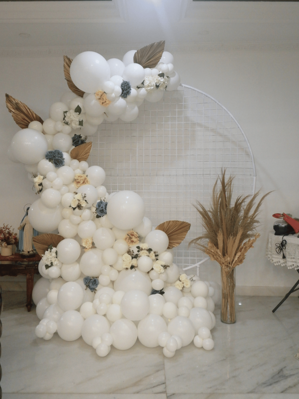 Round Grid Balloon Decoration