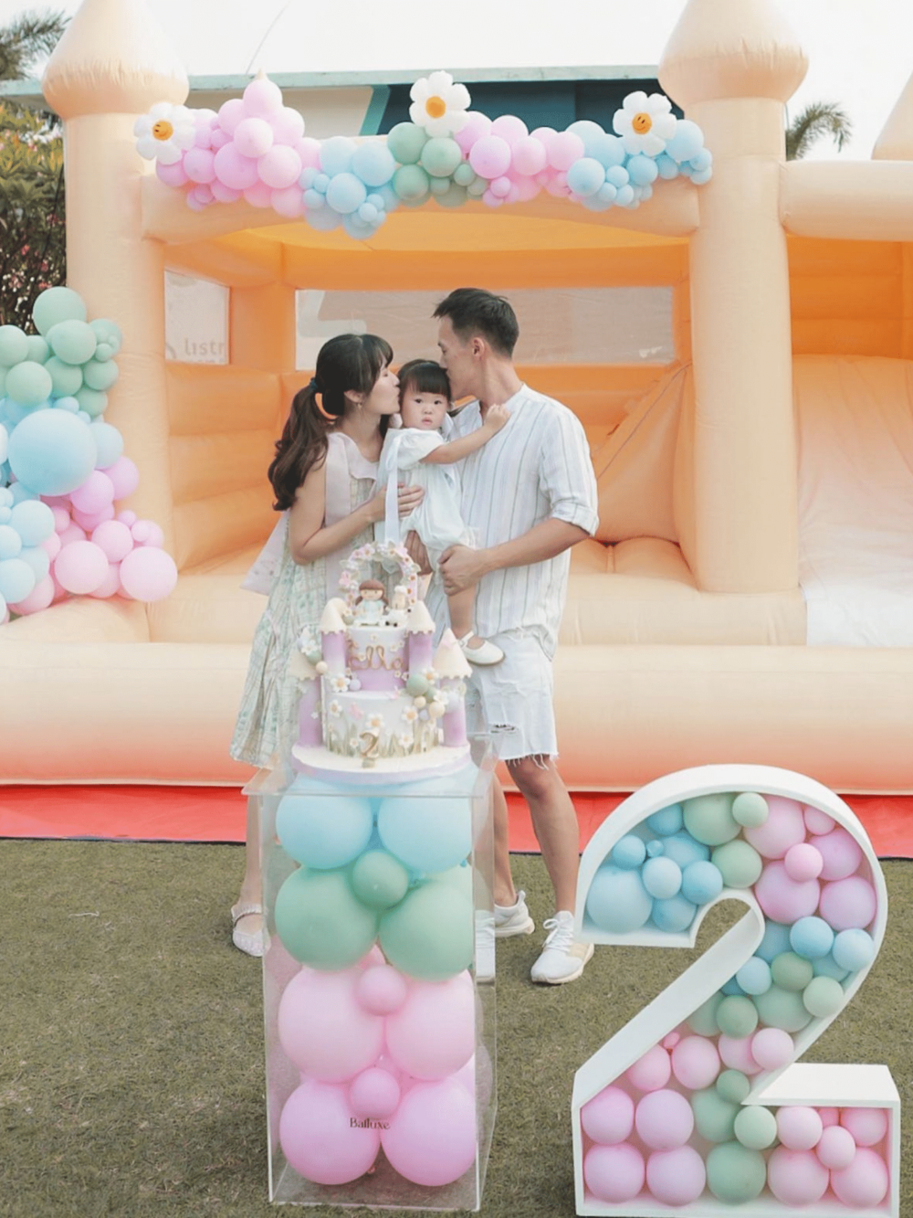 Ella's bouncy garden party