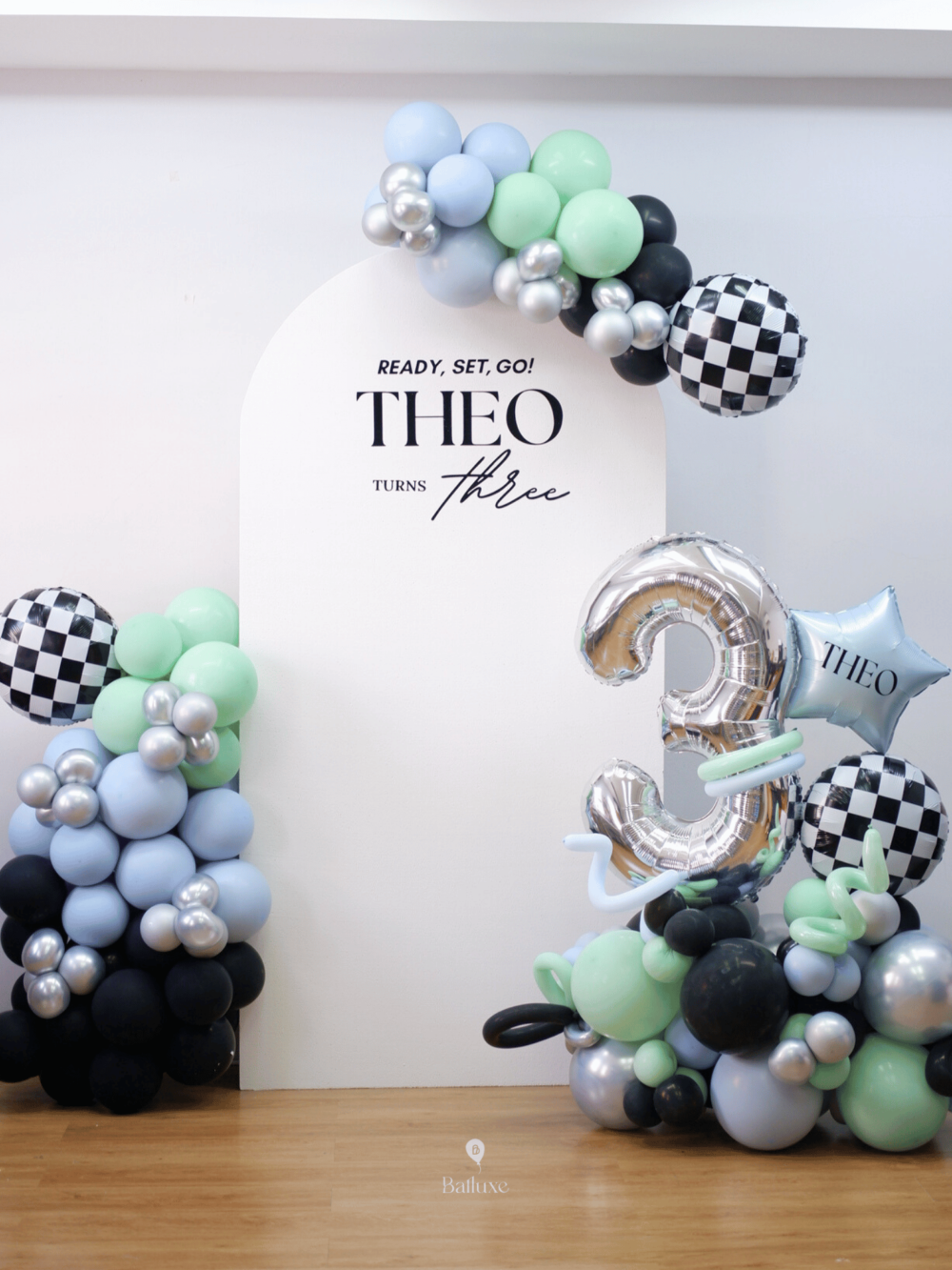 Backdrop with Balloon Column