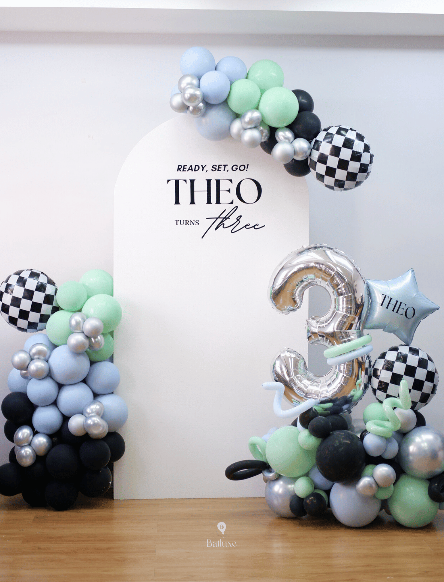 Backdrop with Balloon Column