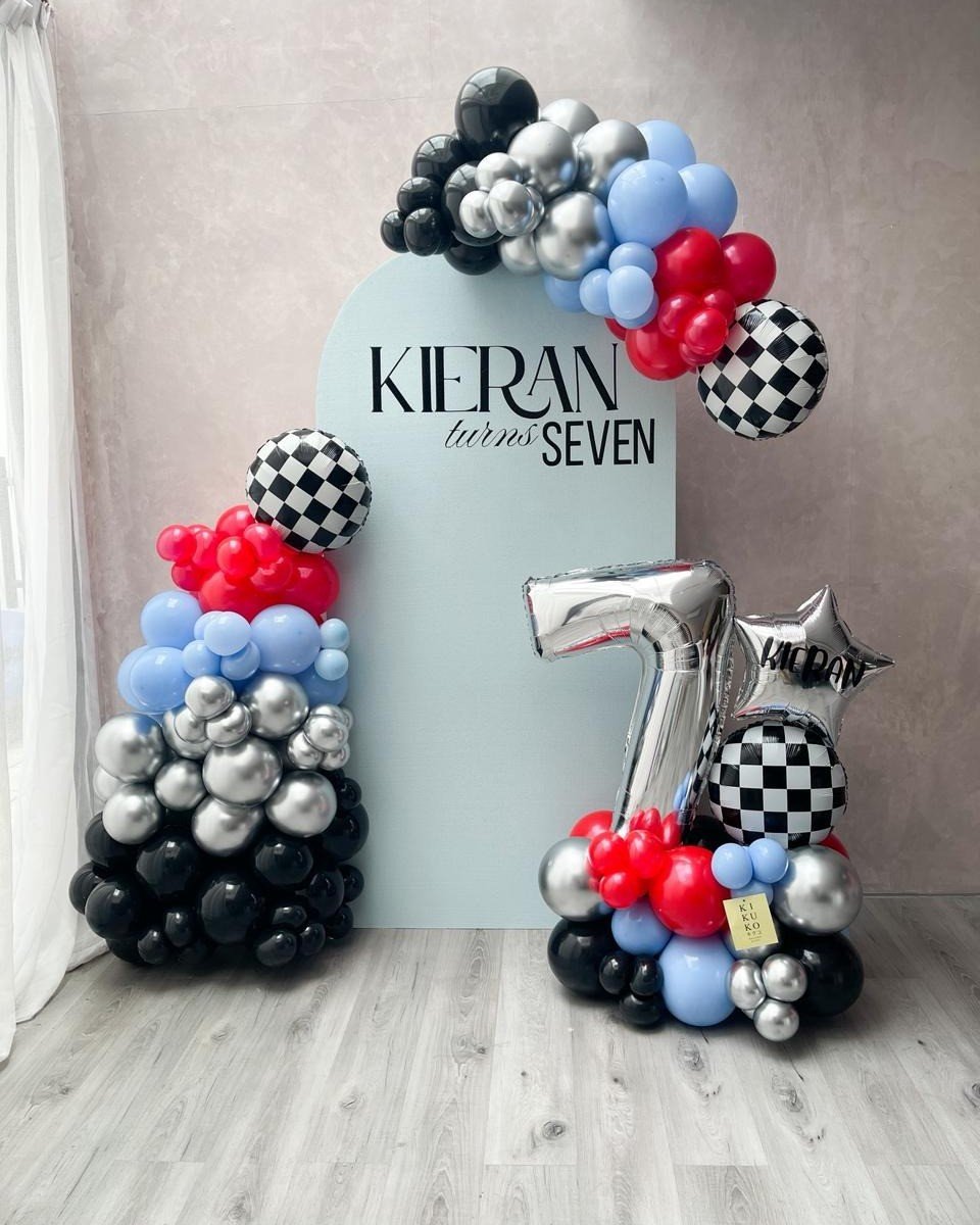Backdrop with Balloon Column