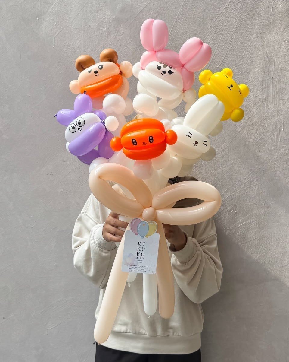 Character Balloon Bouquet - Image 7