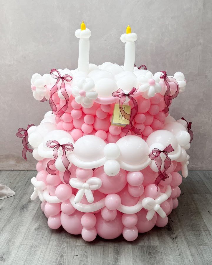Giant Balloon Cake - Image 4